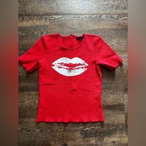 Pink Tartan Sz Medium Women's Red Ribbed Crew-Neck Fitted Crew Neck Top Lips